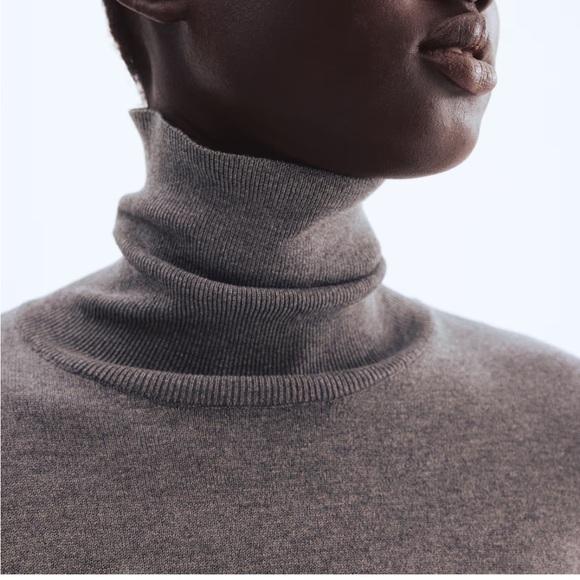 H&M Women’s Brown-Grey Turtleneck Long Sleeve Sweater- Size XS - Picture 4 of 10